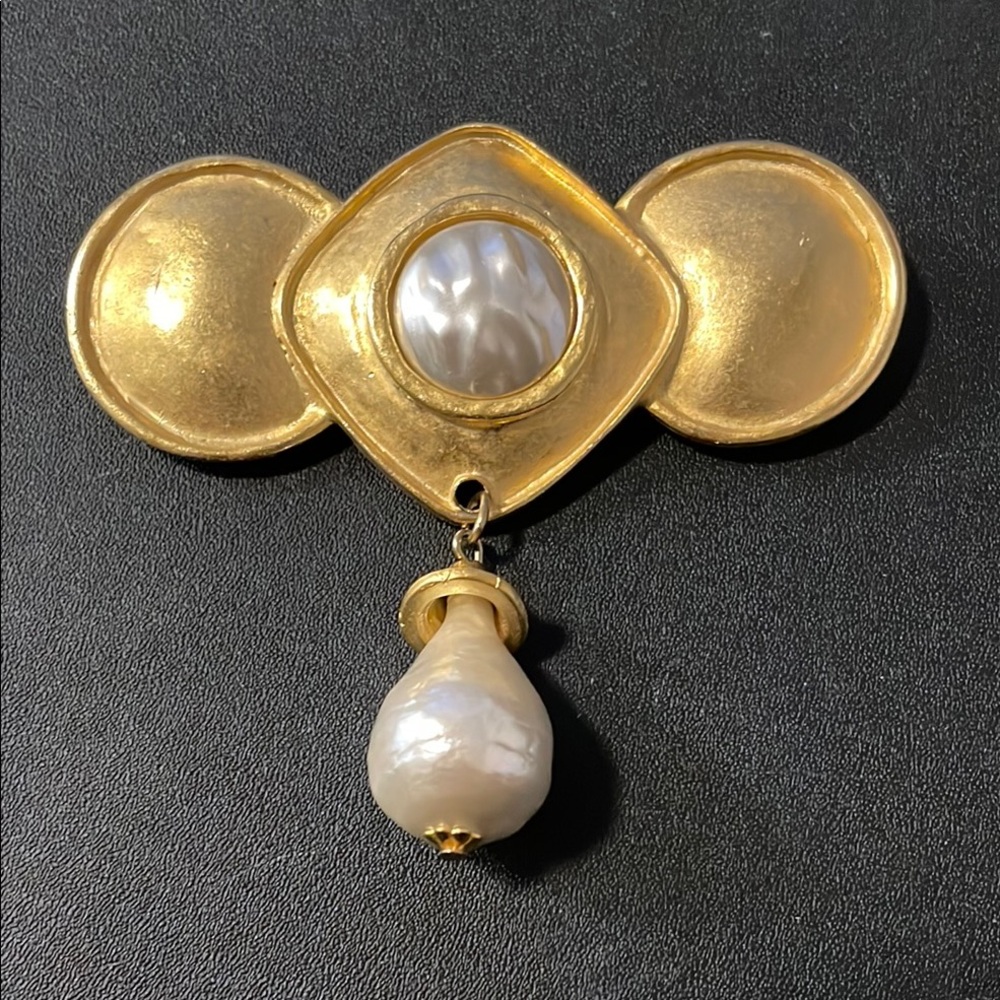 Vintage Gold Brooch with Pearl Accent